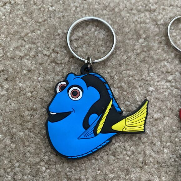 Disney Keychains Dory, Ariel, Minnie Mouse Collectible Park Accessories Backpack - Picture 2 of 8